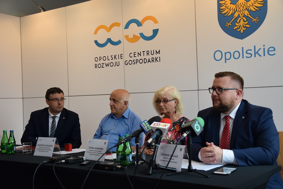 Dotacje dla fundacji i spółdzielni