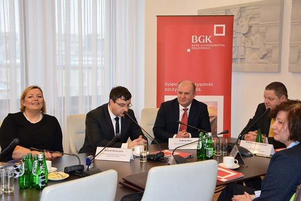 Setki milionów złotych na pożyczki i poręczenia dla firm