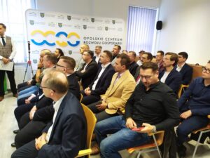 c813a09f-3b2a-496c-834c-5562105a3337