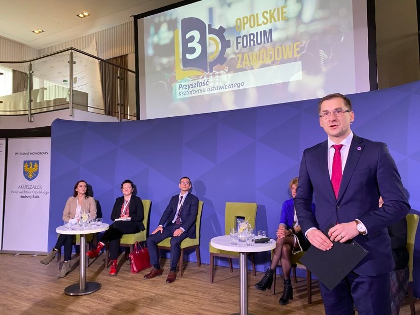 Kształcenie ustawiczne – sposób na ciągły rozwój